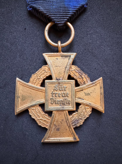 Photo 5 of Third Reich Civil Service 40-Year Long Faithful Service Medal - collectible militaria item
