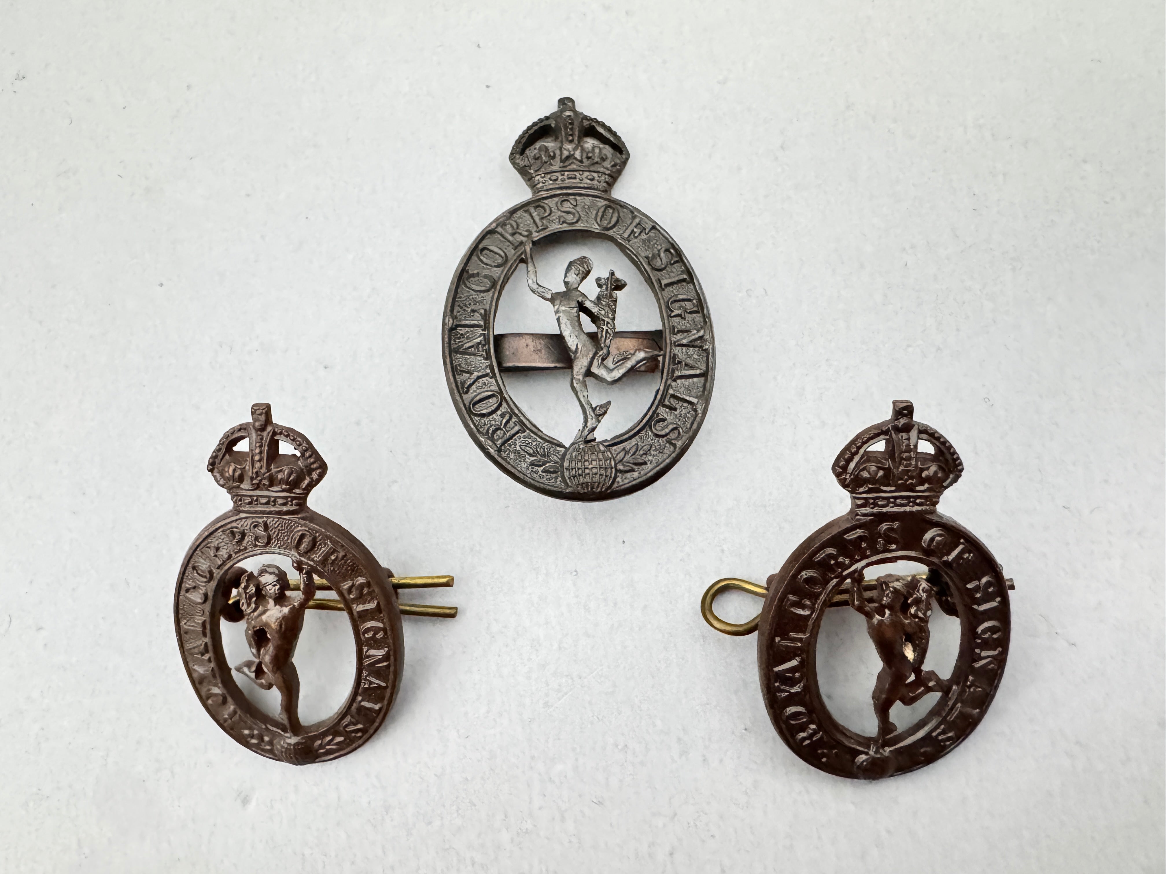 WW2 British Army Royal Corps of Signals Officer's Cap Badge & Collar B ...