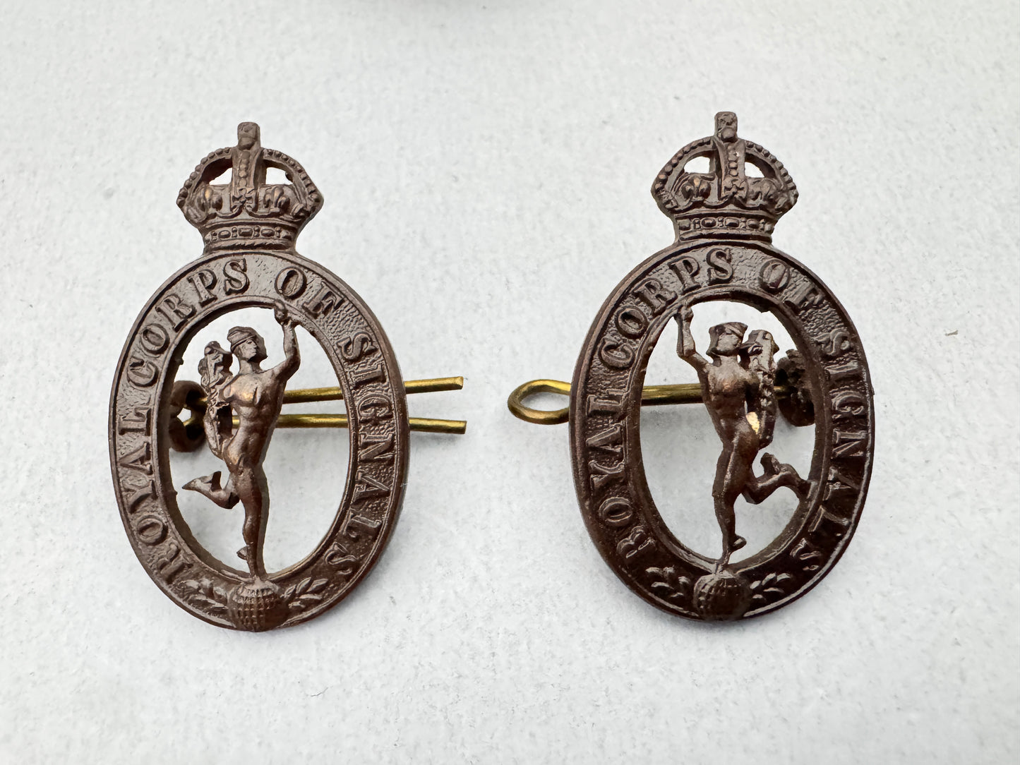 WW2 British Army Royal Corps of Signals Officer's Cap Badge & Collar Badges
