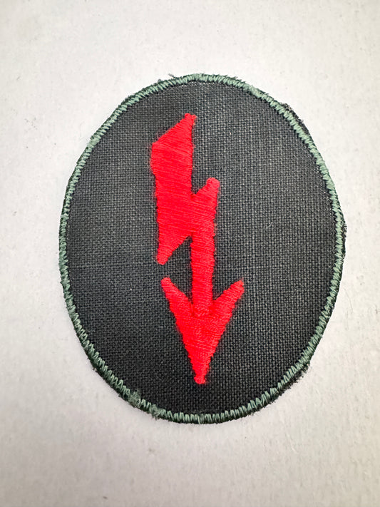 WW2 German Army Artillery Signals Blitz Arm Badge