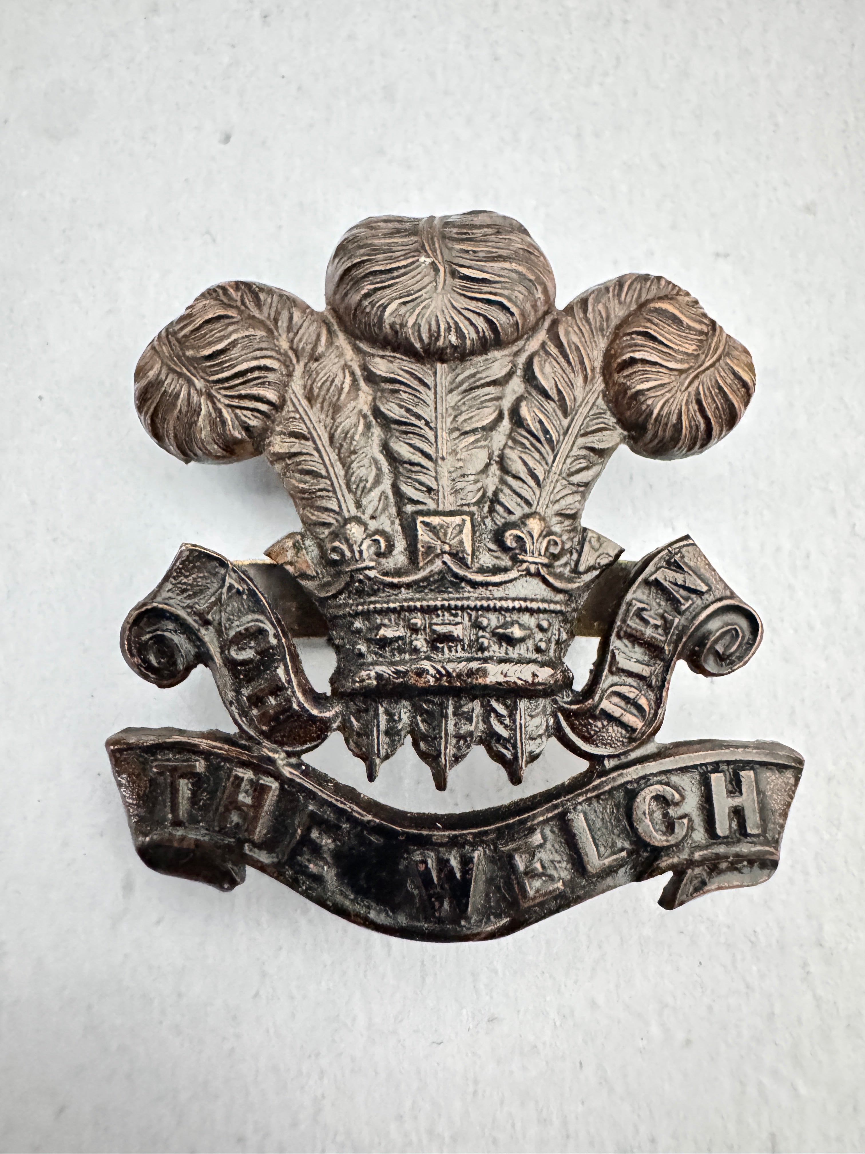WW2 British Army The Welch (Welsh) Regiment Officer's Cap Badge GAUNT ...