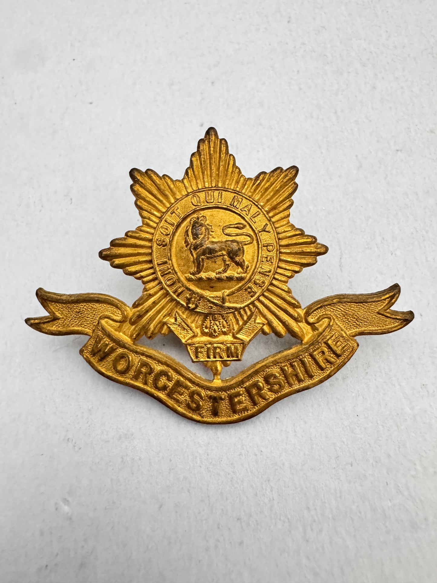 WW1 British Army Worcestershire Regiment Officer's Gilt Cap Badge