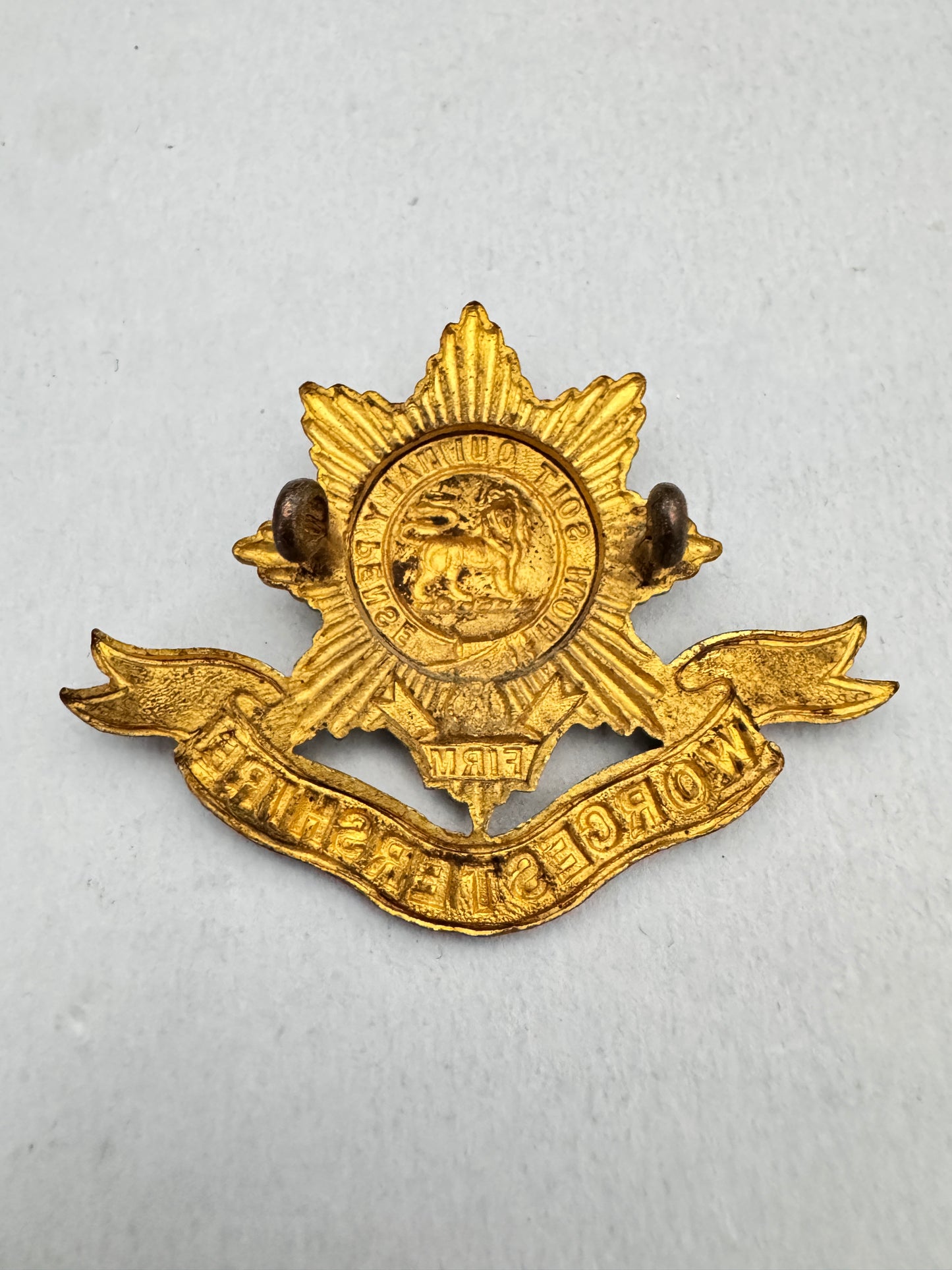 WW1 British Army Worcestershire Regiment Officer's Gilt Cap Badge