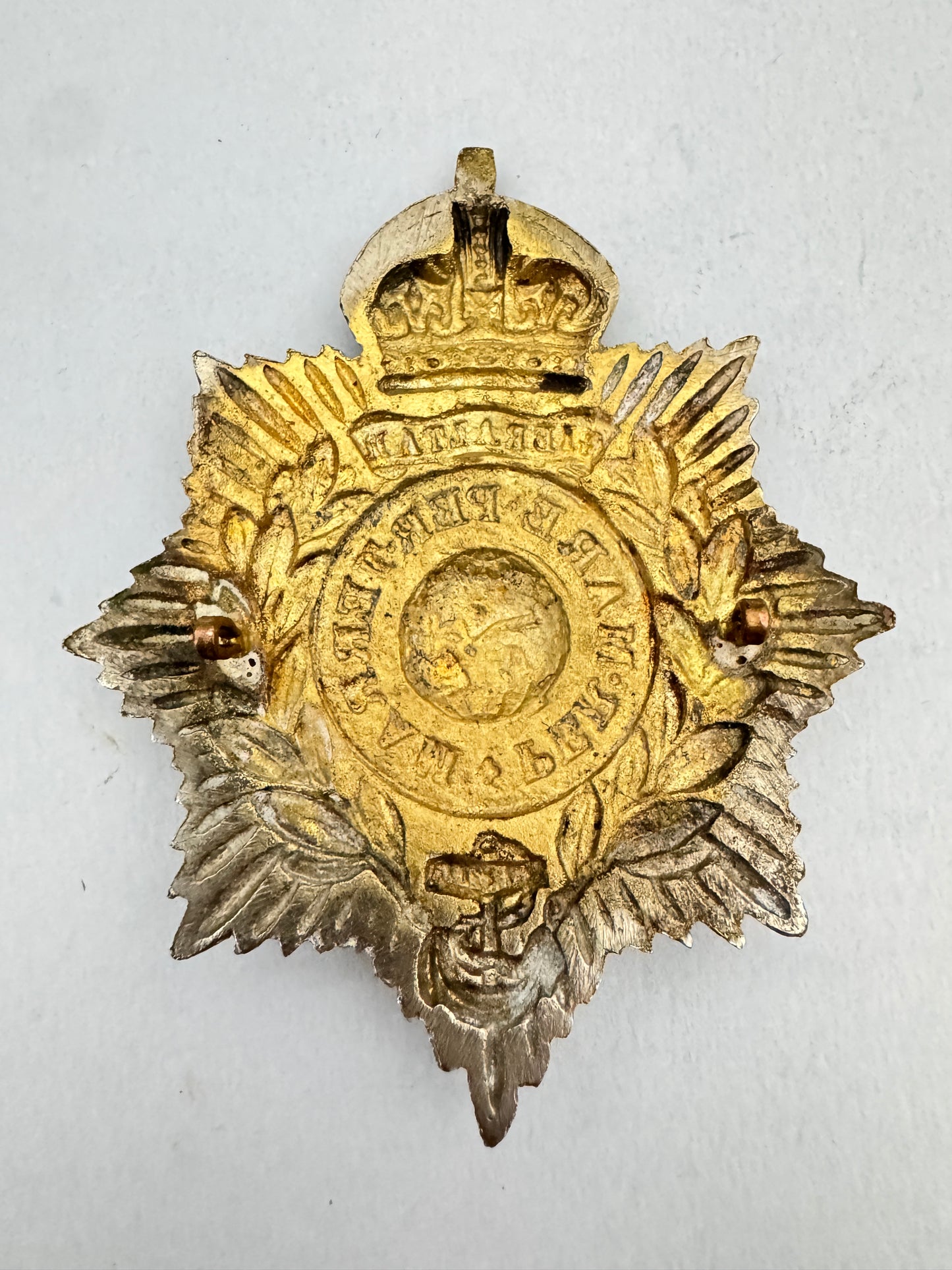 WW2 British Royal Marine Corps Overseas Pith Helmet Cap Badge