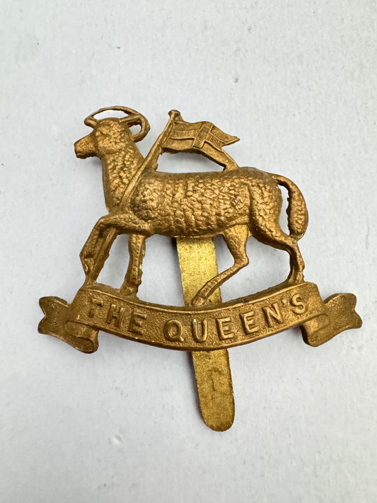 WW1 British Army Queen's Royal Regiment (West Surrey) Economy Cap Badge