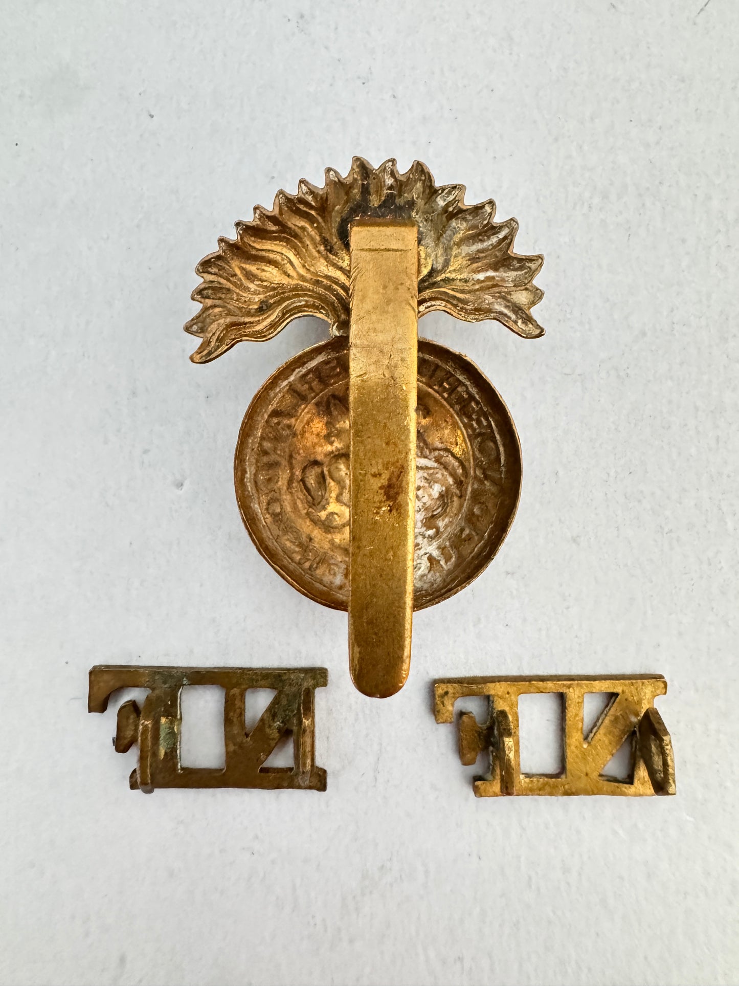 WW1 British Army Northumberland Fusiliers Cap Badge & Shoulder Titles