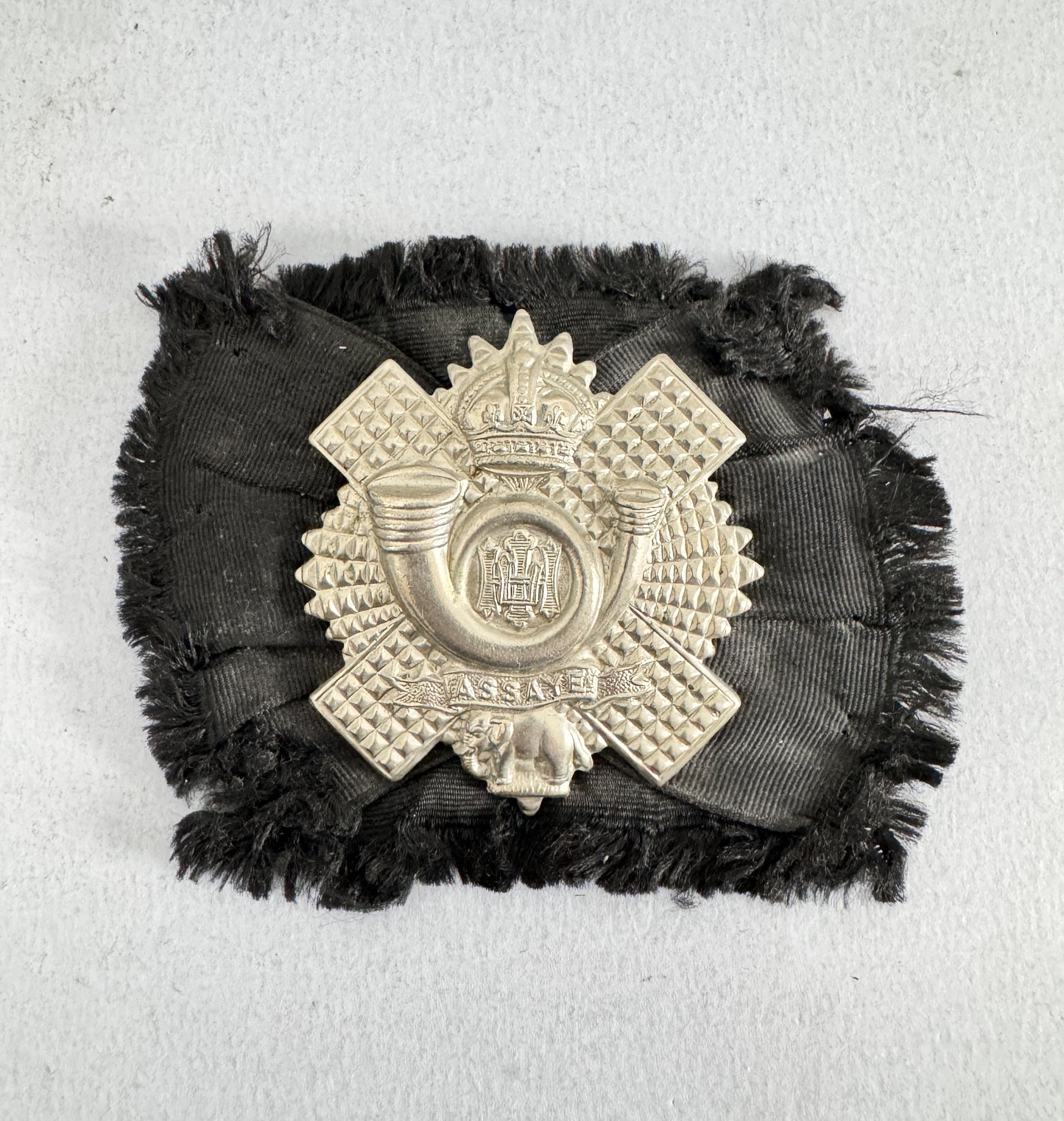 WW2 British Army Highland Light Infantry Regiment Glengarry Cap Badge