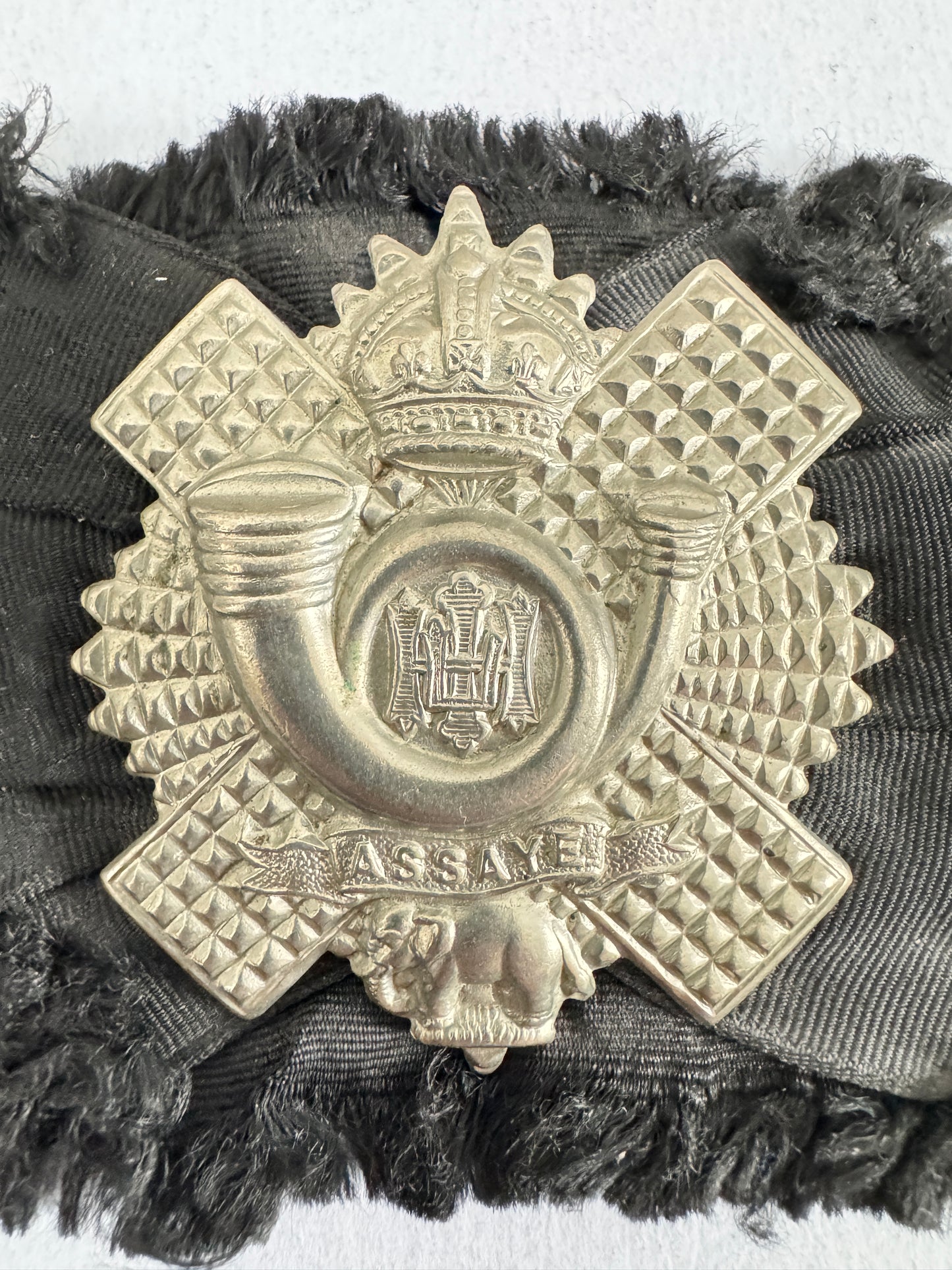 WW2 British Army Highland Light Infantry Regiment Glengarry Cap Badge