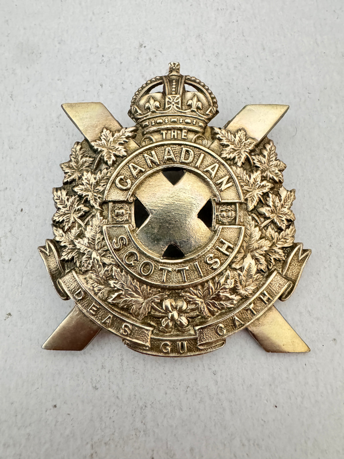 WW2 The Canadian Scottish Regiment Glengarry Cap Badge