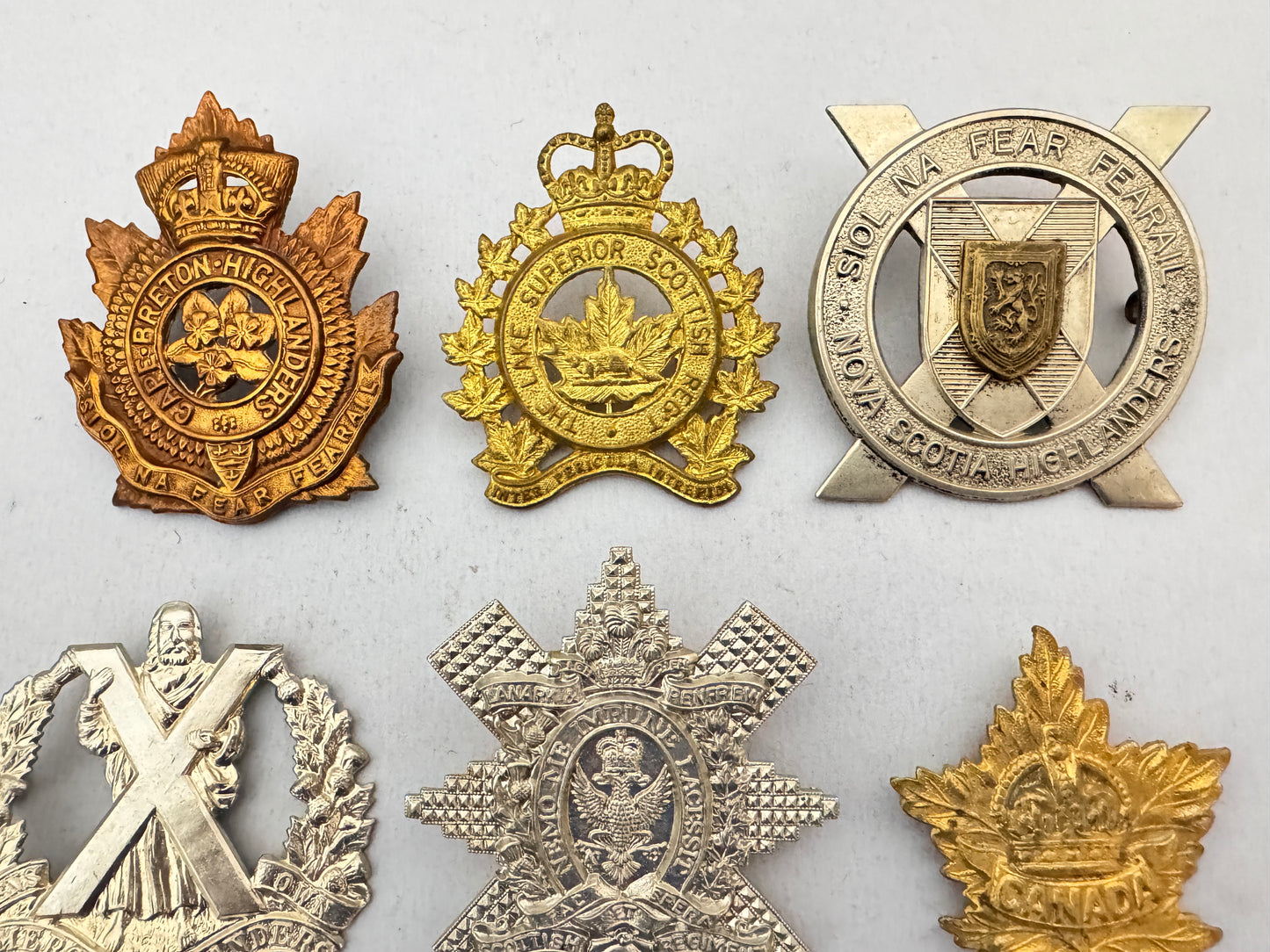 WW2 Canadian Army Cap Badges & Collar Badges