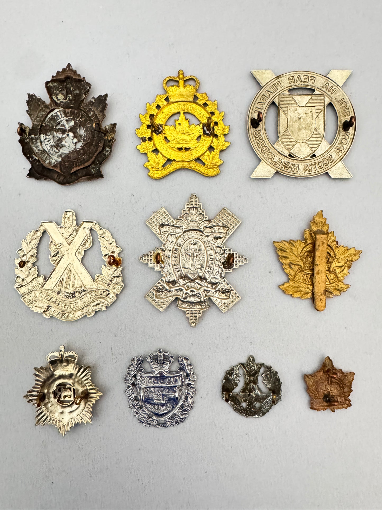 WW2 Canadian Army Cap Badges & Collar Badges