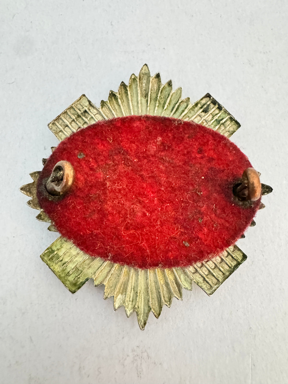 WW2 British Army Royal Scots Regiment Glengarry Cap Badge