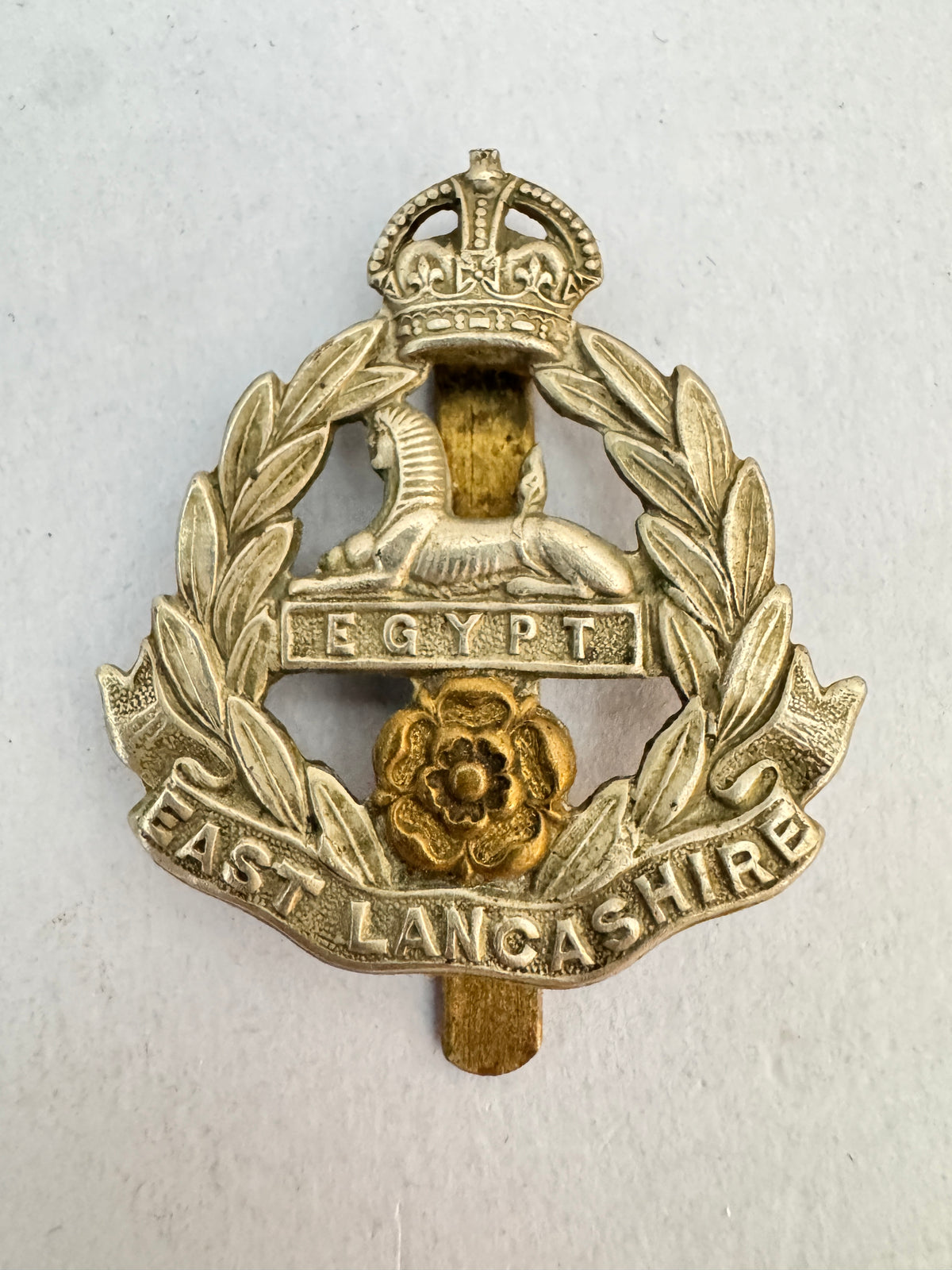WW2 British Army East Yorkshire Regiment Cap Badge