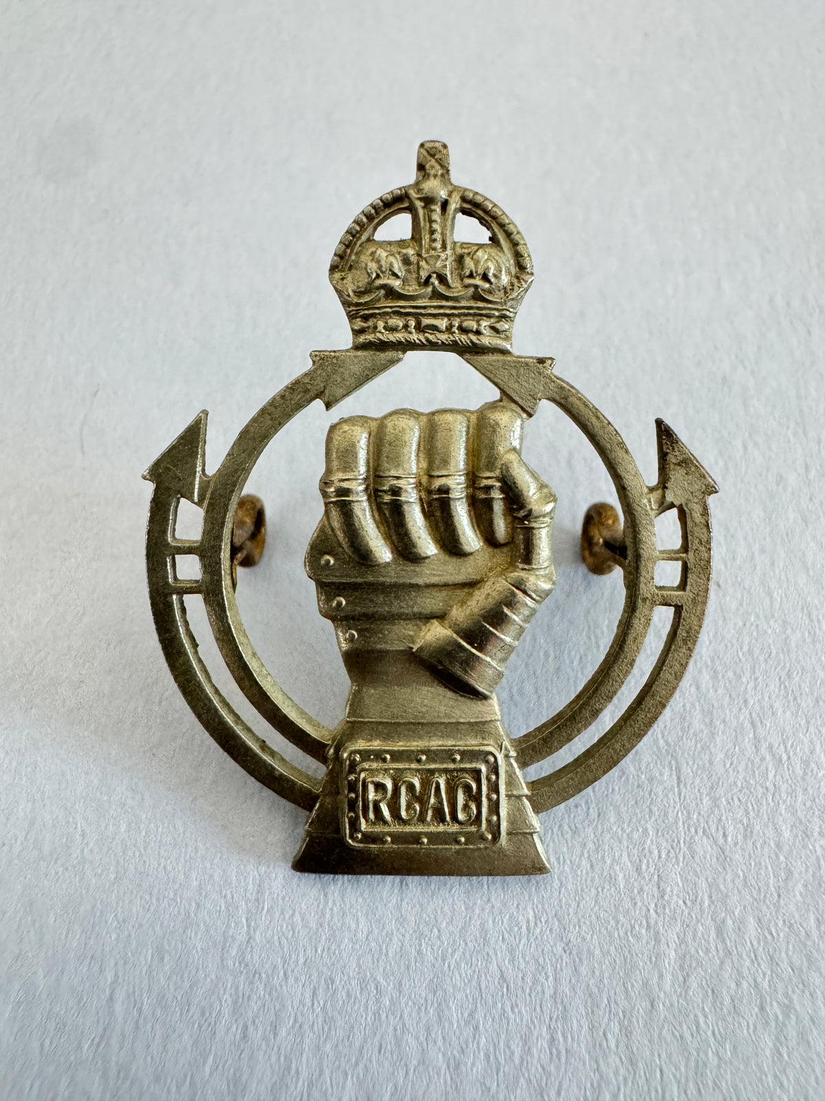 WW2 Royal Canadian Armoured Corps Cap Badge RCAC