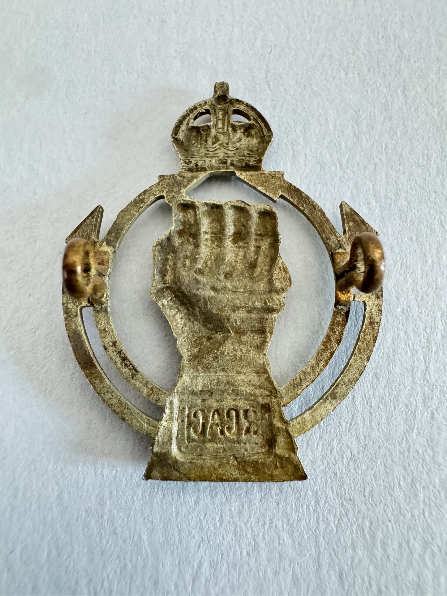 WW2 Royal Canadian Armoured Corps Cap Badge RCAC