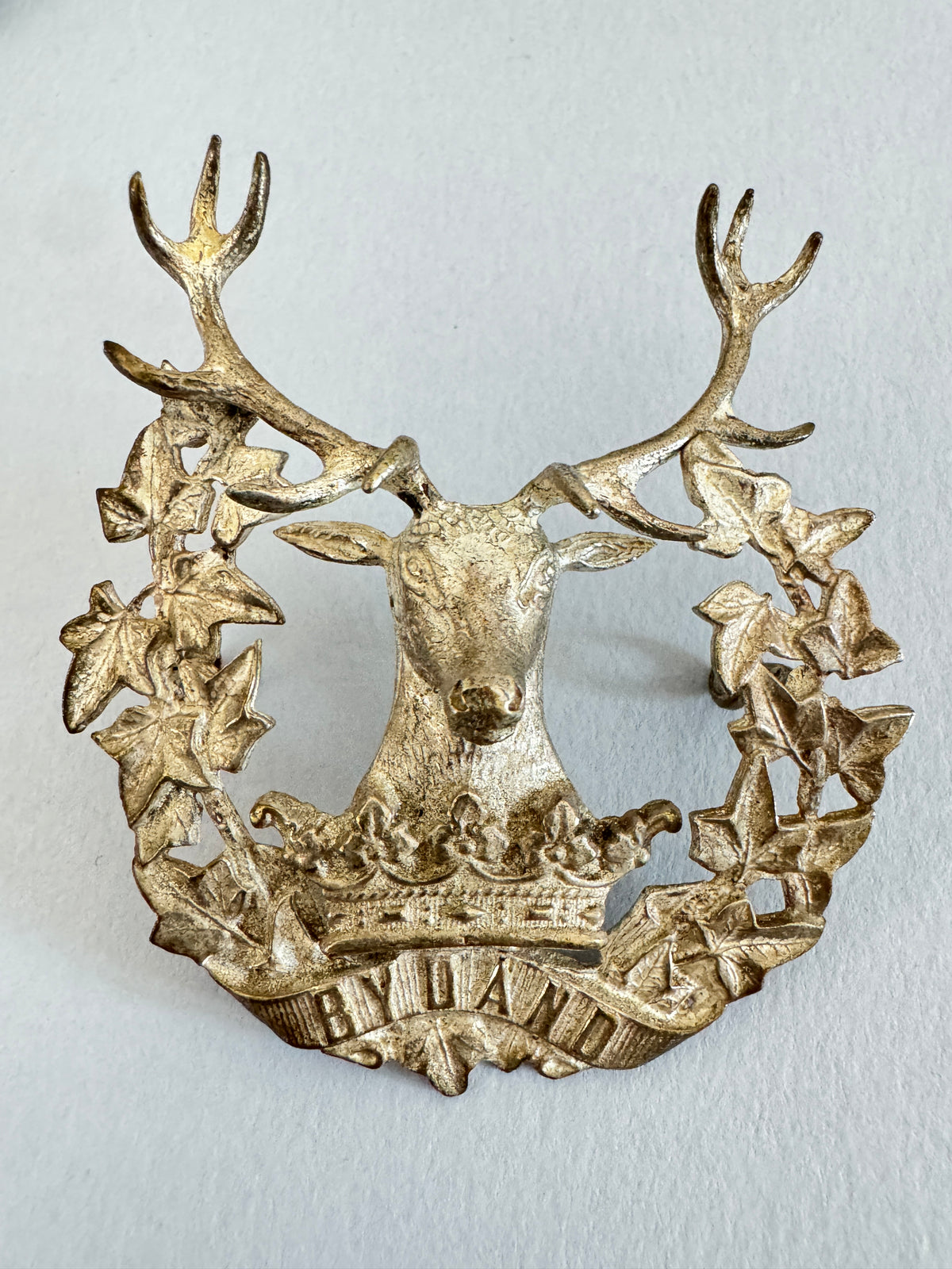 WW2 British Army Gordon Highlanders Officer's Glengarry Cap Badge