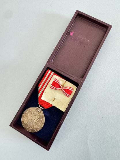 WW2 Japanese Red Cross Silver Medal & Lapel Pin Issue Box