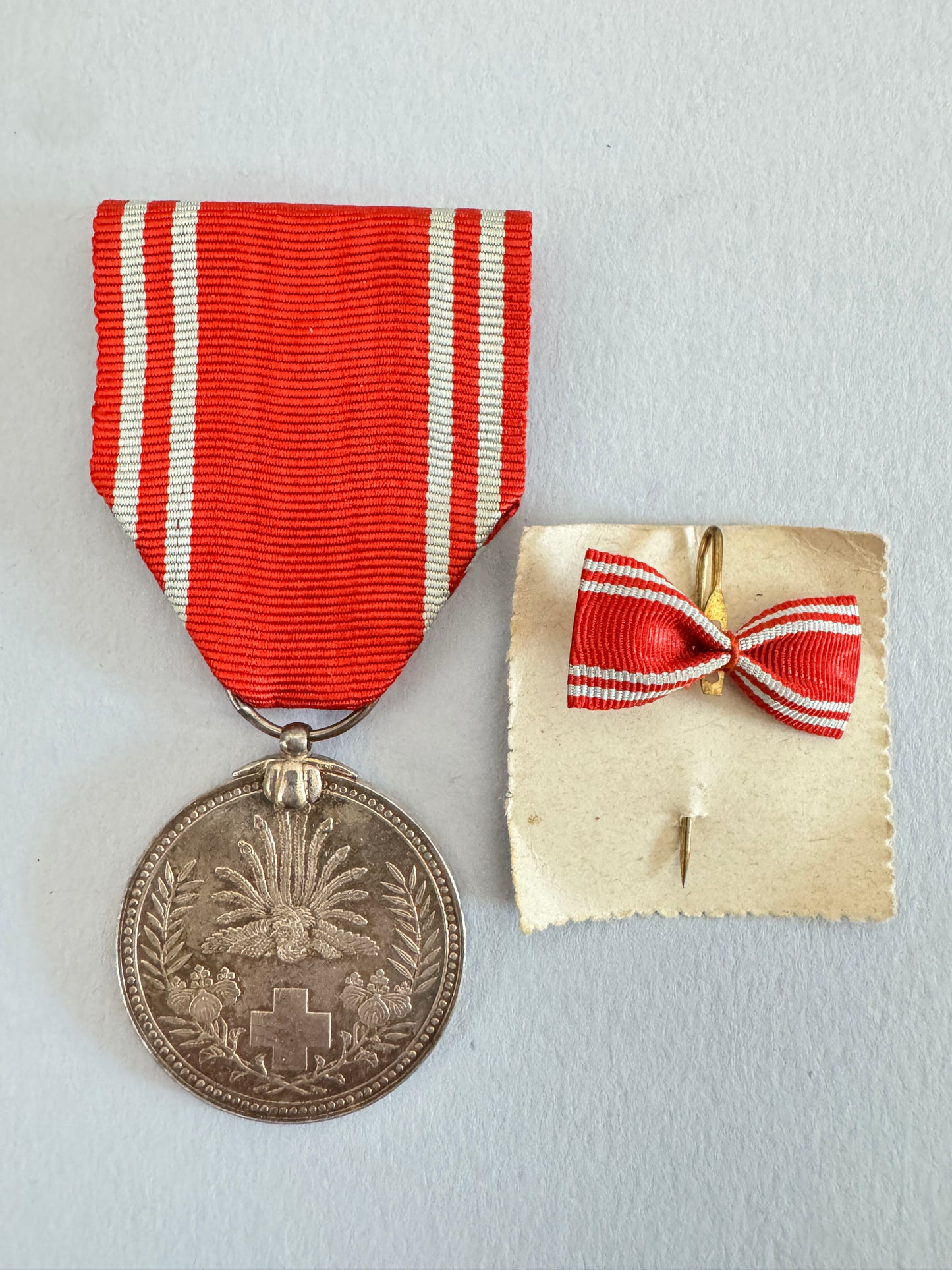 WW2 Japanese Red Cross Silver Medal & Lapel Pin Issue Box