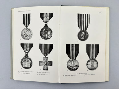 The Medals Decorations & Orders of the Great War 1914-1918 Book Purves