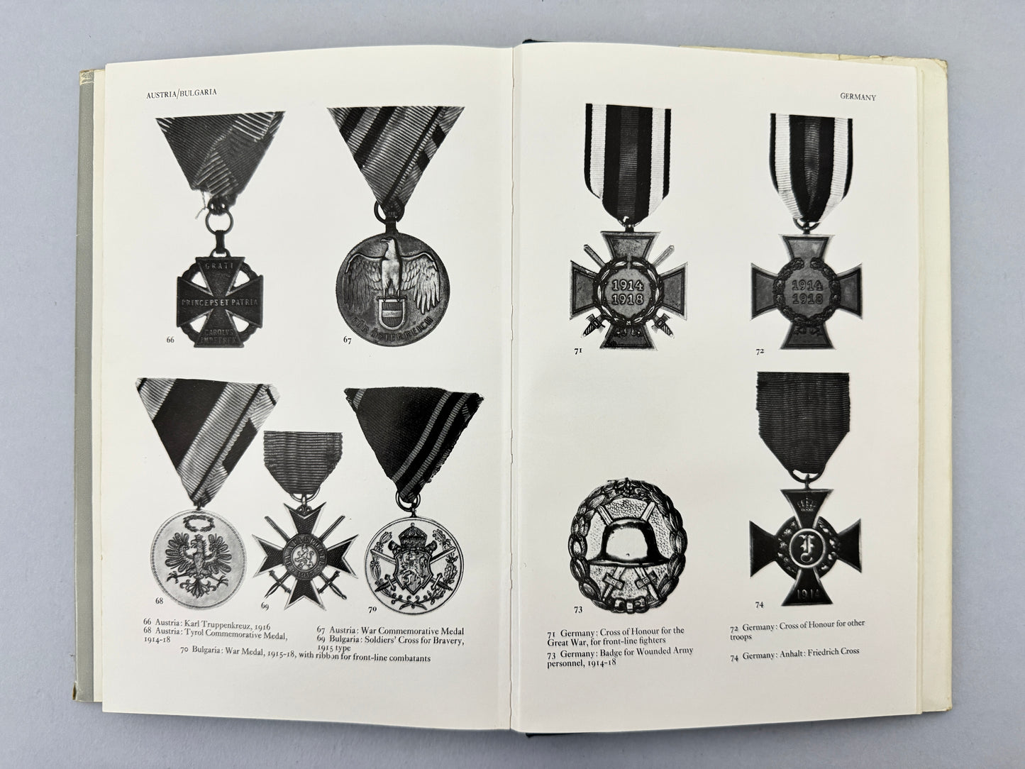 The Medals Decorations & Orders of the Great War 1914-1918 Book Purves