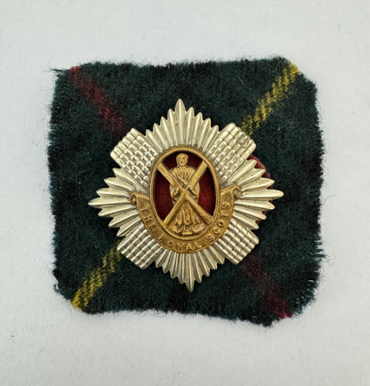 WW2 British Army Royal Scots Regiment Glengarry Cap Badge Tartan