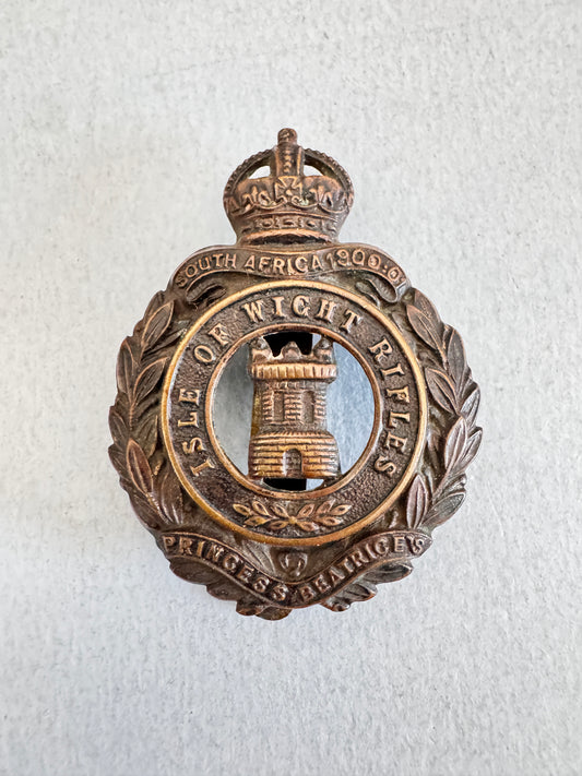 WW1 British Army Isle of Wight Rifles Battalion Cap Badge