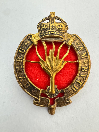 Original WW1 Welsh Guards Pagri Cap Badge