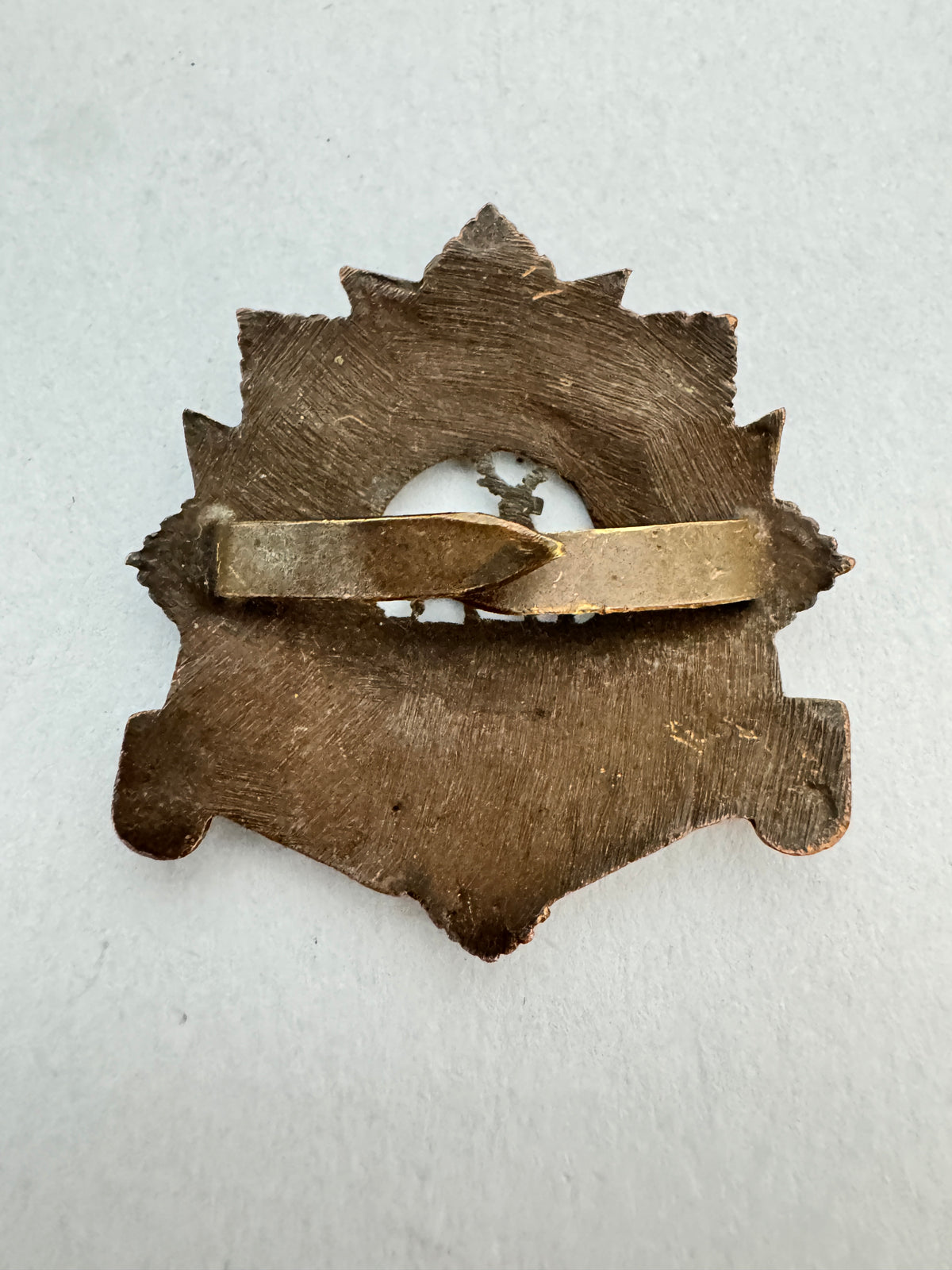 Original WW1 Bedfordshire Regiment Cap Badge