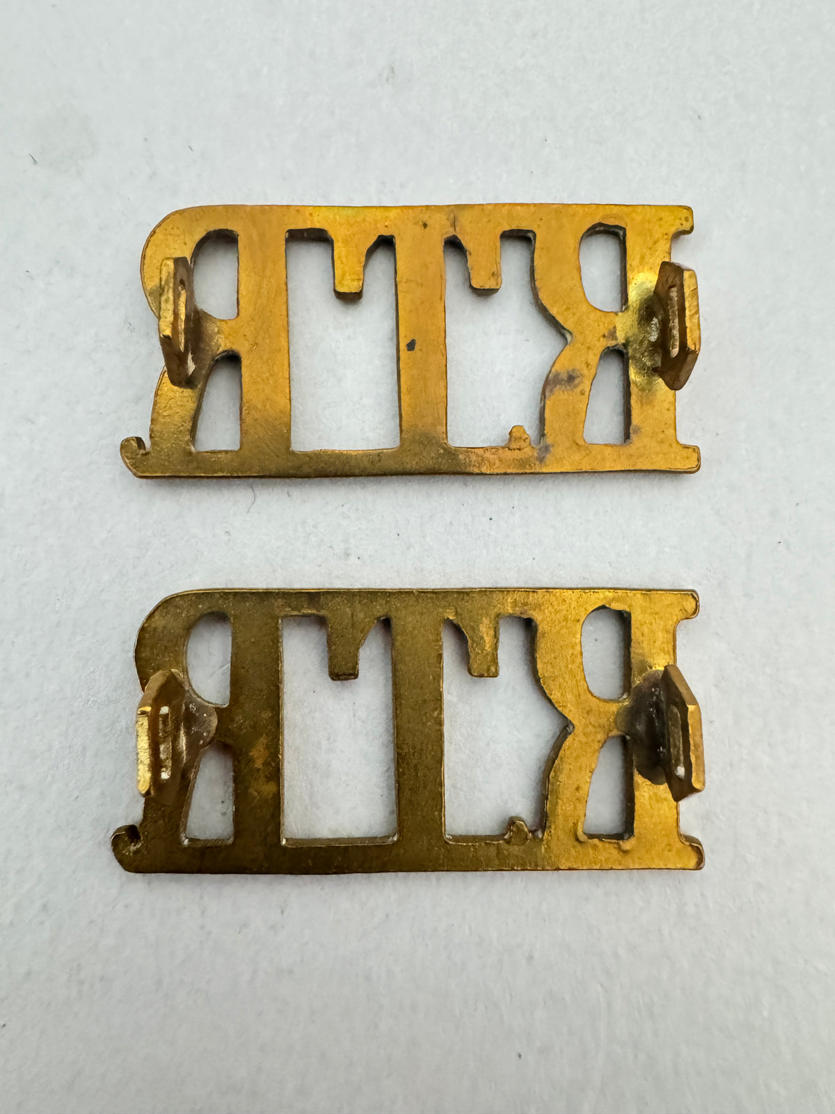 WW2 British Army Royal Tank Regiment Shoulder Title Badges RTR