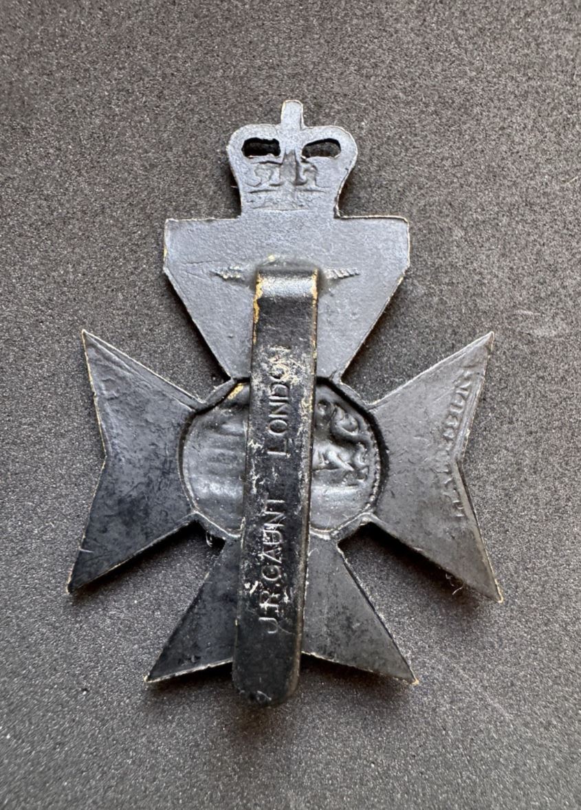Photo 2 of After WW2 British Army 16th London Regiment (Queen's Westminster) Cap Badge - collectible militaria item