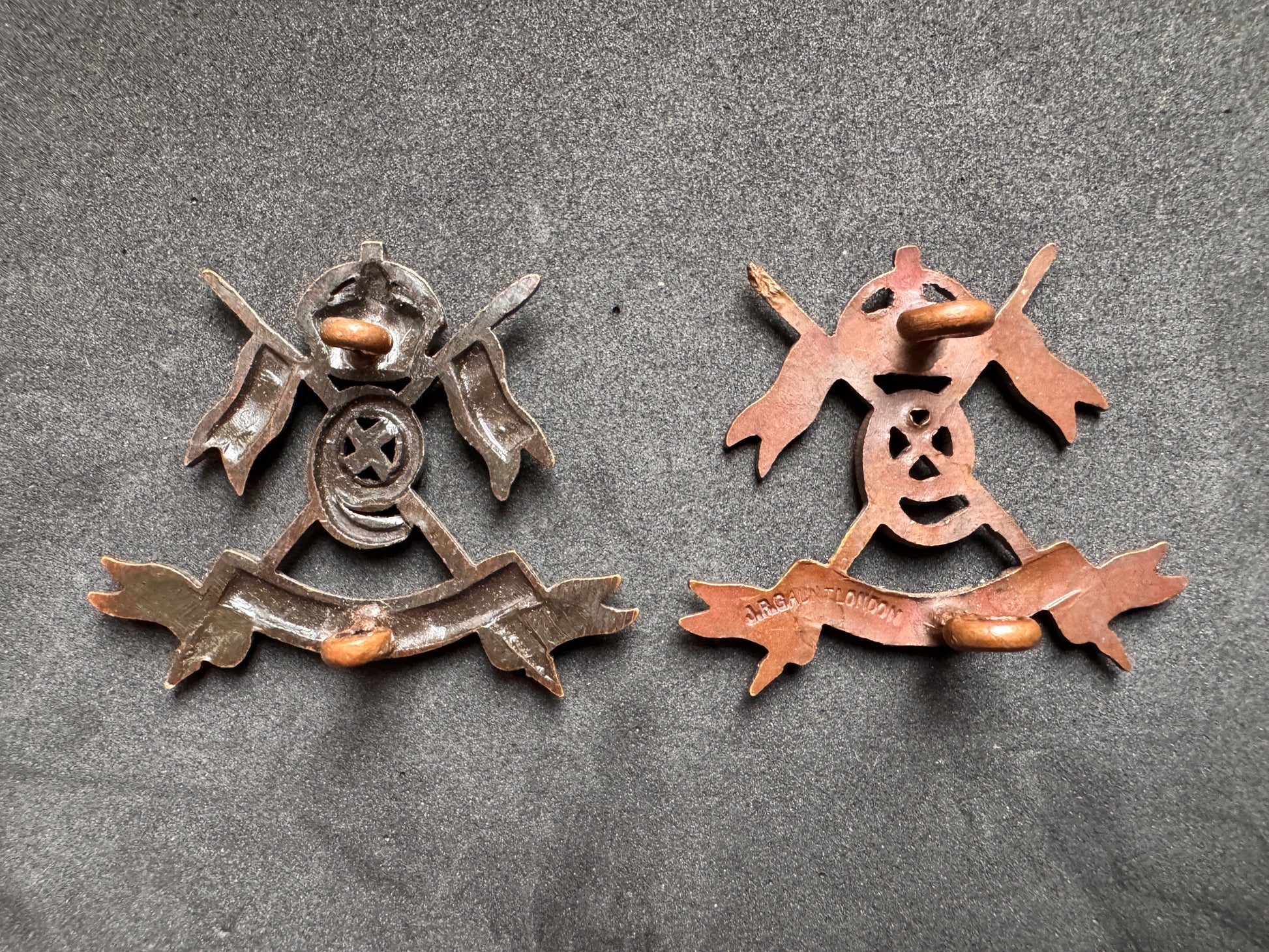 Photo 2 of WW1 British Army 9th Lancers Officer's Uniform Collar Badges - collectible militaria item