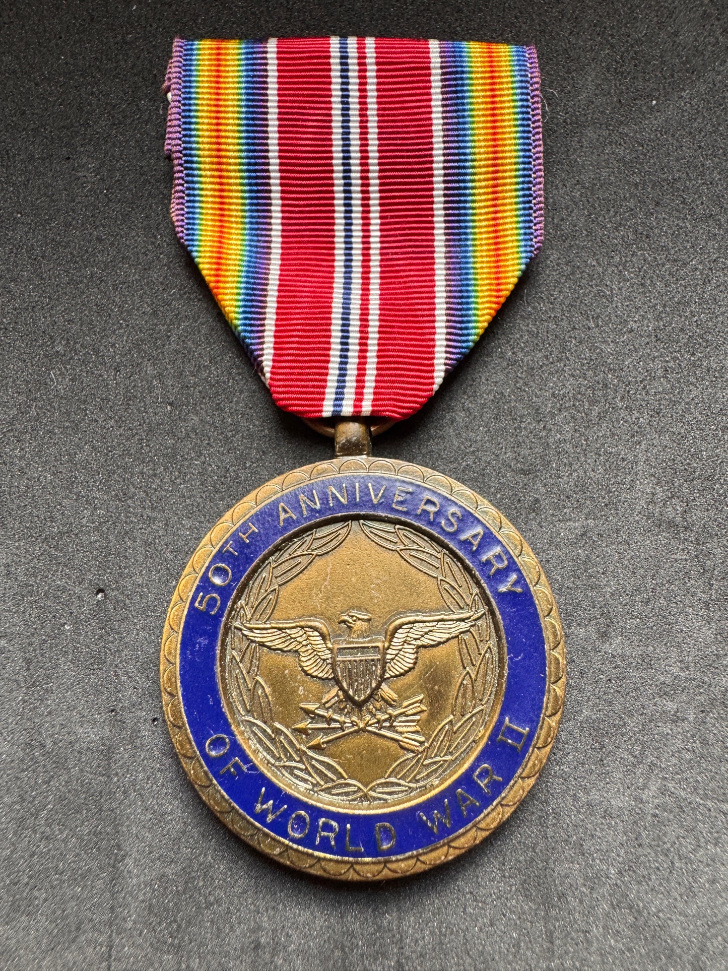 Photo 1 of United States 50th Anniversary of World War Two Medal - collectible militaria item