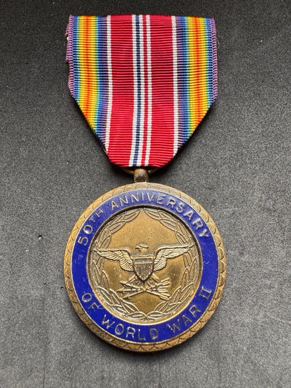 Photo 1 of United States 50th Anniversary of World War Two Medal - collectible militaria item
