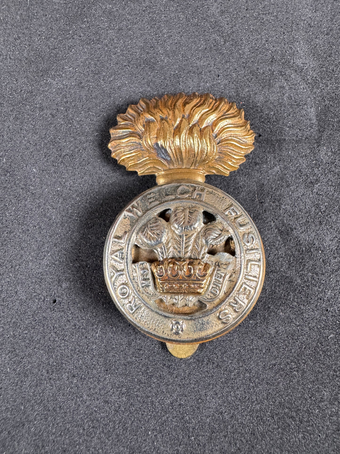 Photo 1 of WW2 British Army Royal Welch (Welsh) Fusiliers Cap Badge - collectible militaria item