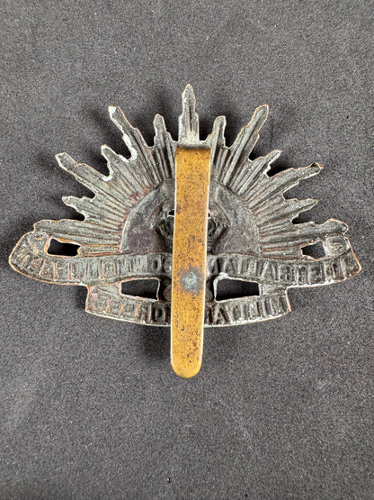 Photo 2 of WW1 Australian Commonwealth Military Forces Cap Badge - collectible militaria item