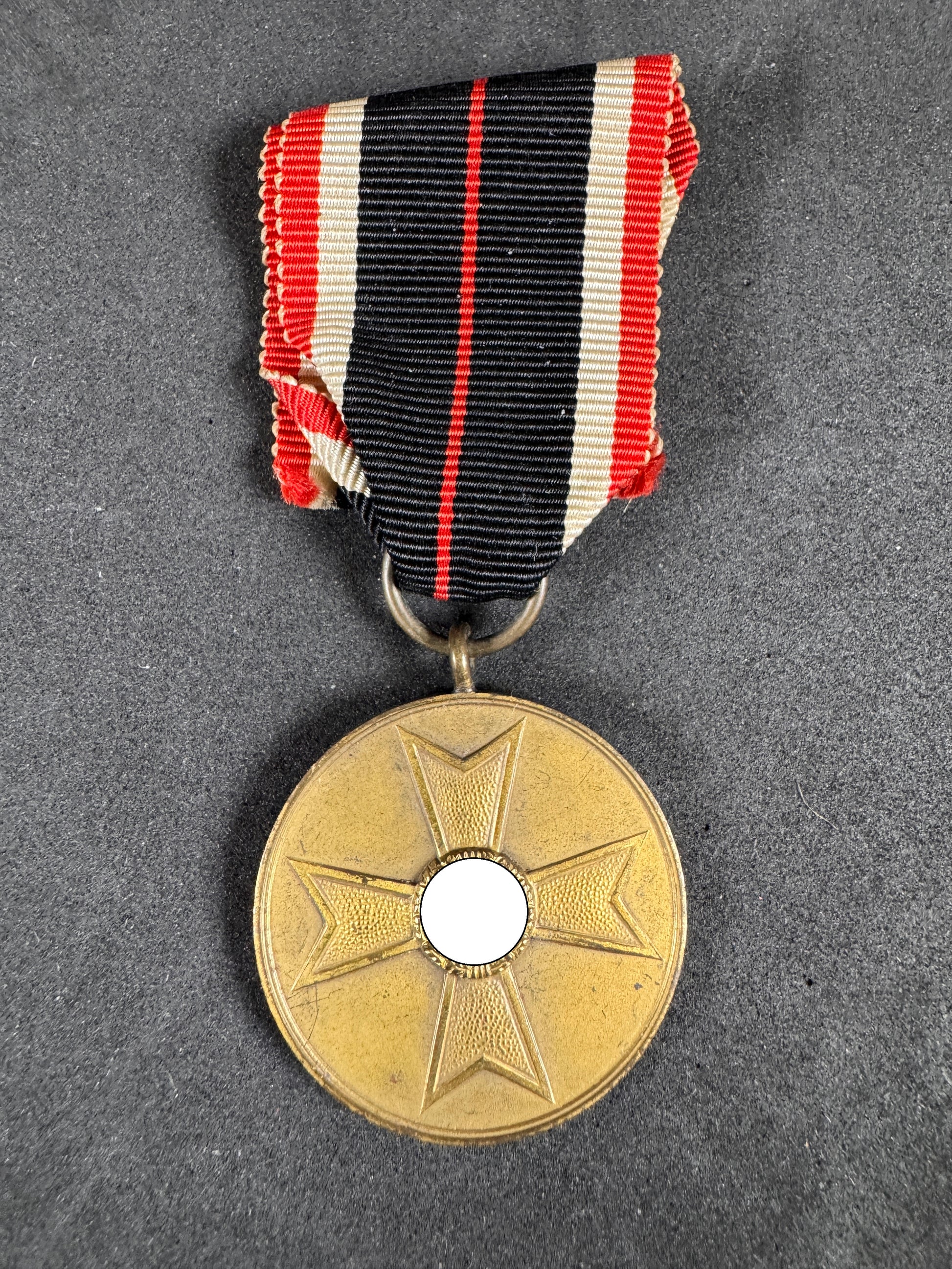 Photo 1 of WW2 German War Service Merit Medal - collectible militaria item