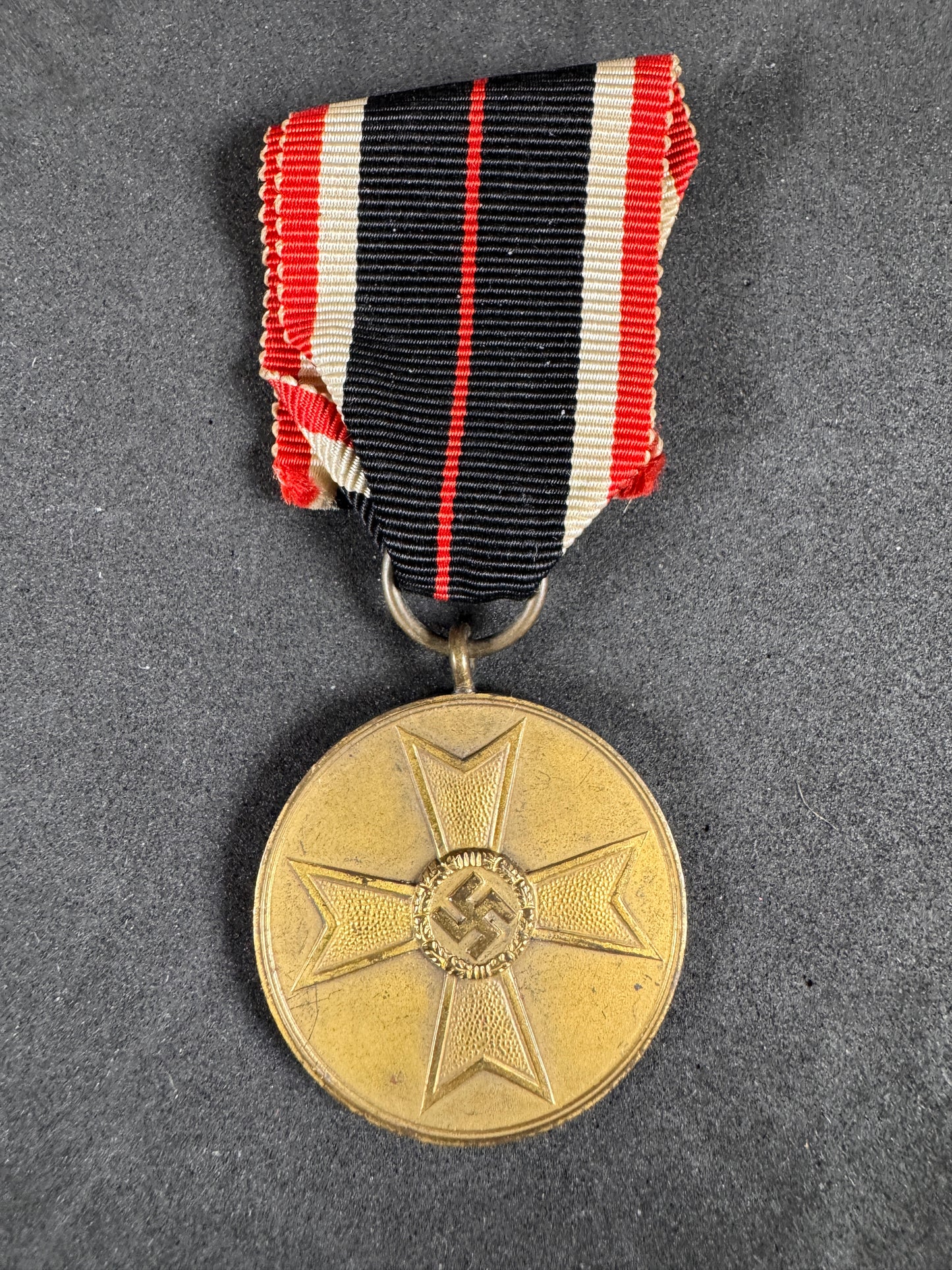 Photo 2 of WW2 German War Service Merit Medal - collectible militaria item