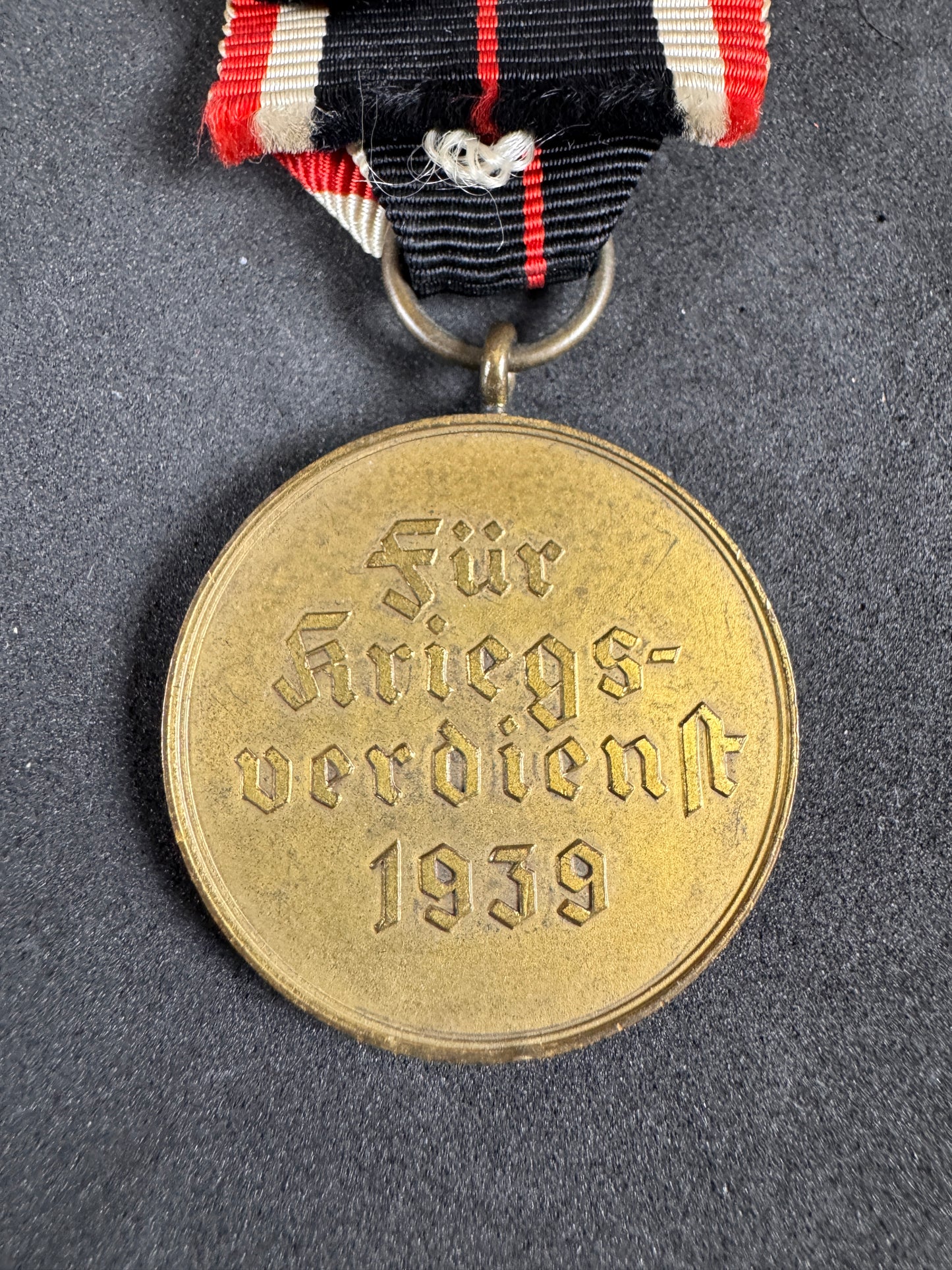 Photo 4 of WW2 German War Service Merit Medal - collectible militaria item