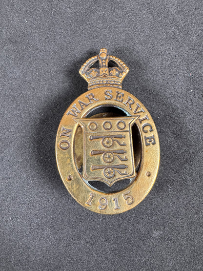 Photo 1 of WW1 British On War Service 1915 Munitions Factory Worker Lapel Badge - collectible militaria item