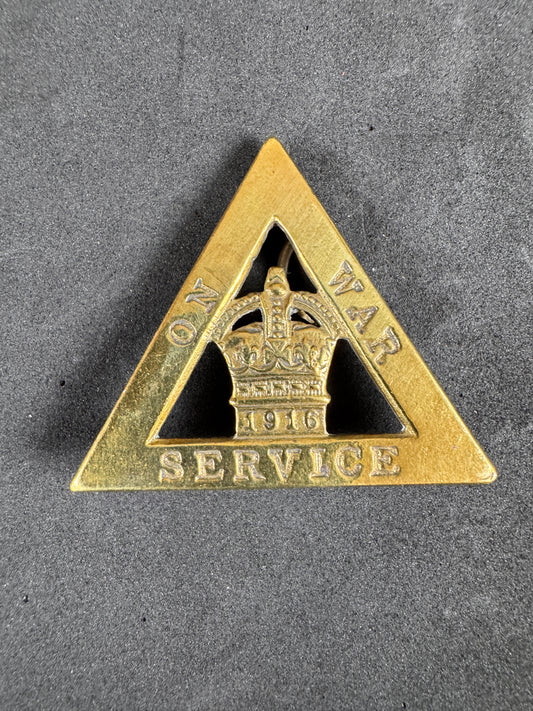 Photo 1 of WW1 British On War Service 1916 Munitions Factory Worker Lapel Badge - collectible militaria item
