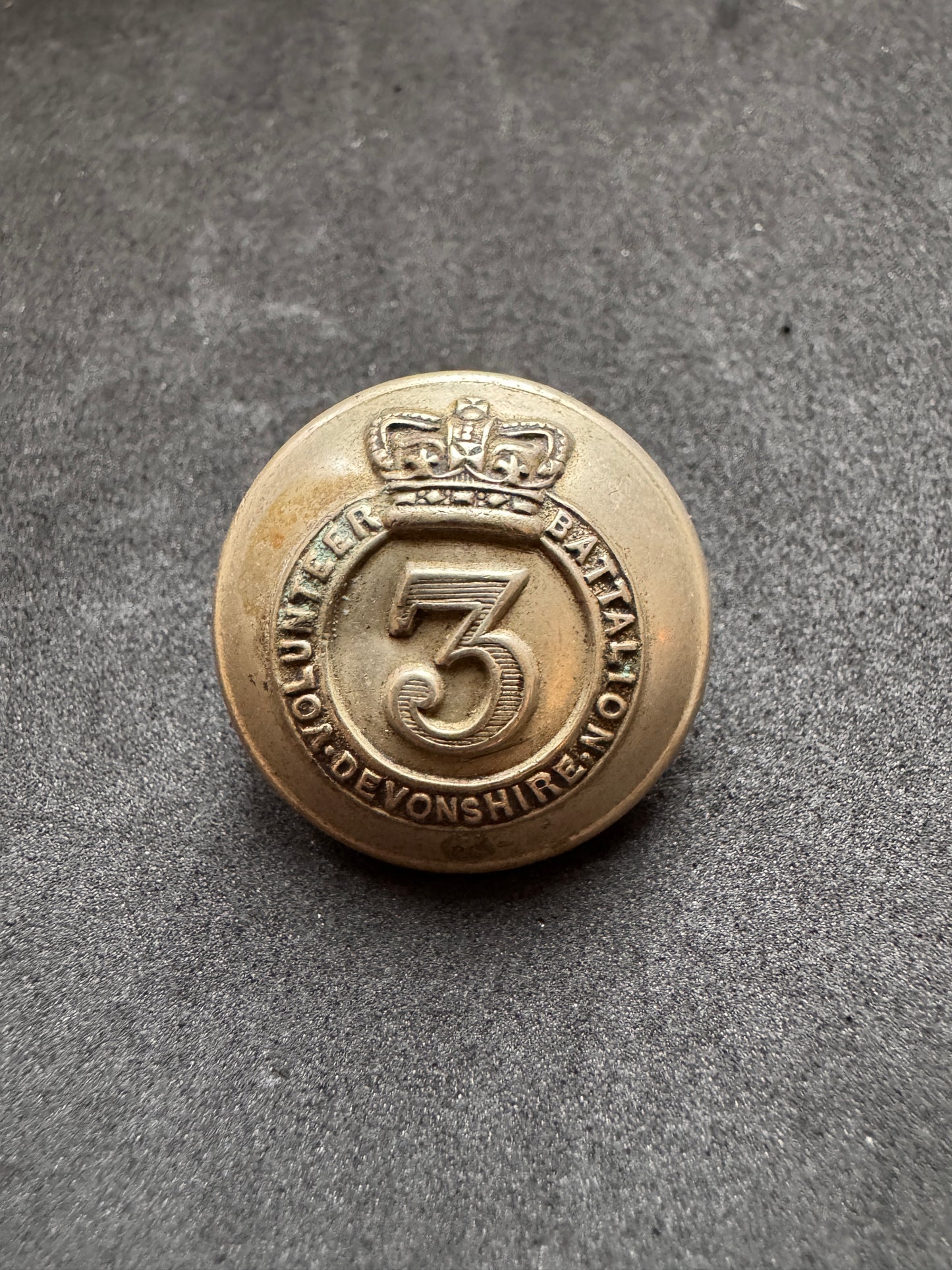Photo 1 of Victorian British Army 3rd Devonshire Volunteer Battalion Tunic Button - collectible militaria item