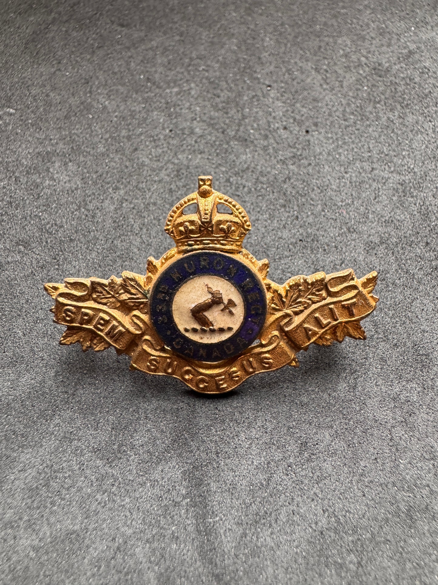 Photo 1 of WW1 Canadian Army 33rd Huron Regiment Officer's Uniform Collar Badge - collectible militaria item