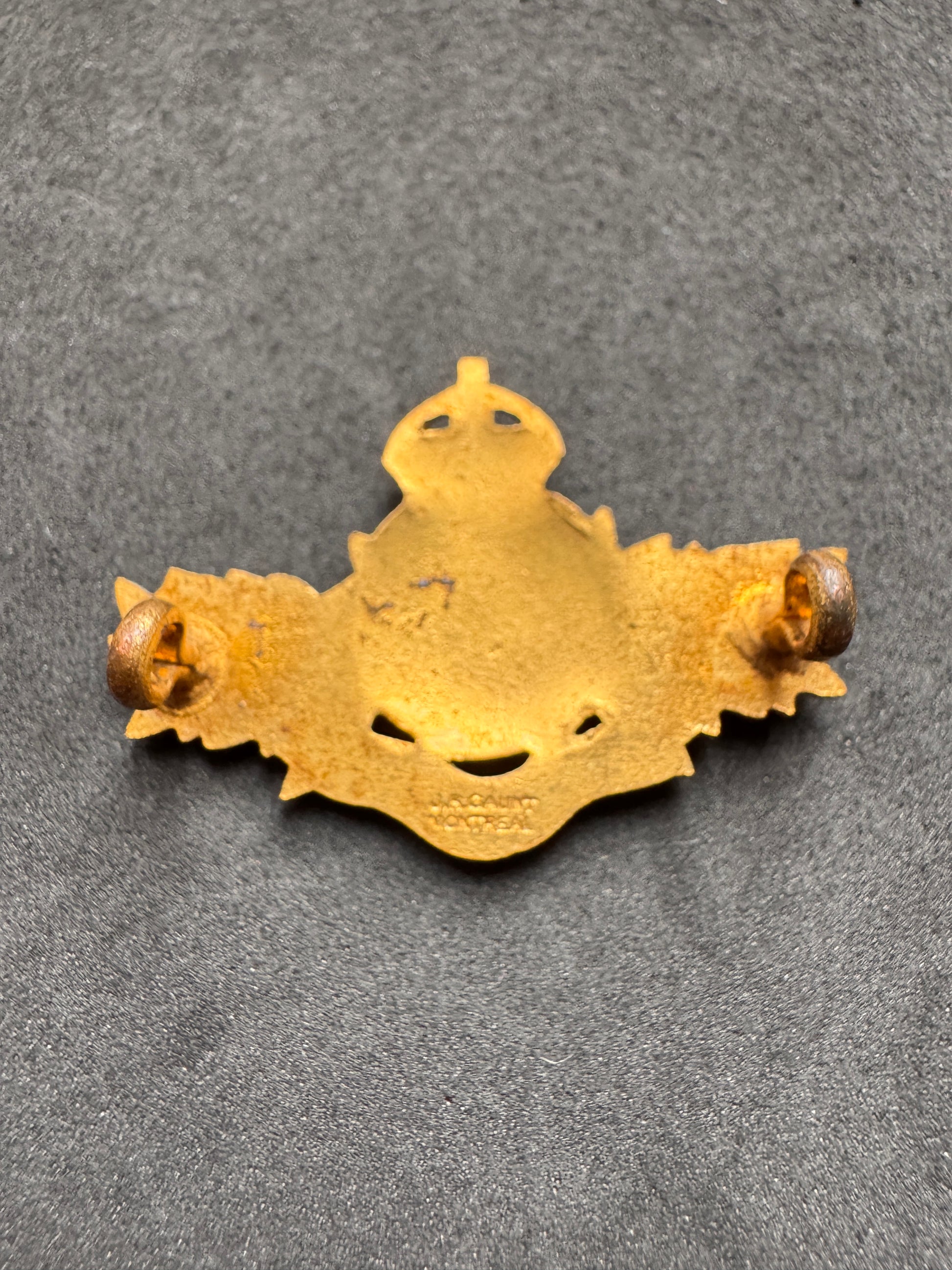 Photo 2 of WW1 Canadian Army 33rd Huron Regiment Officer's Uniform Collar Badge - collectible militaria item