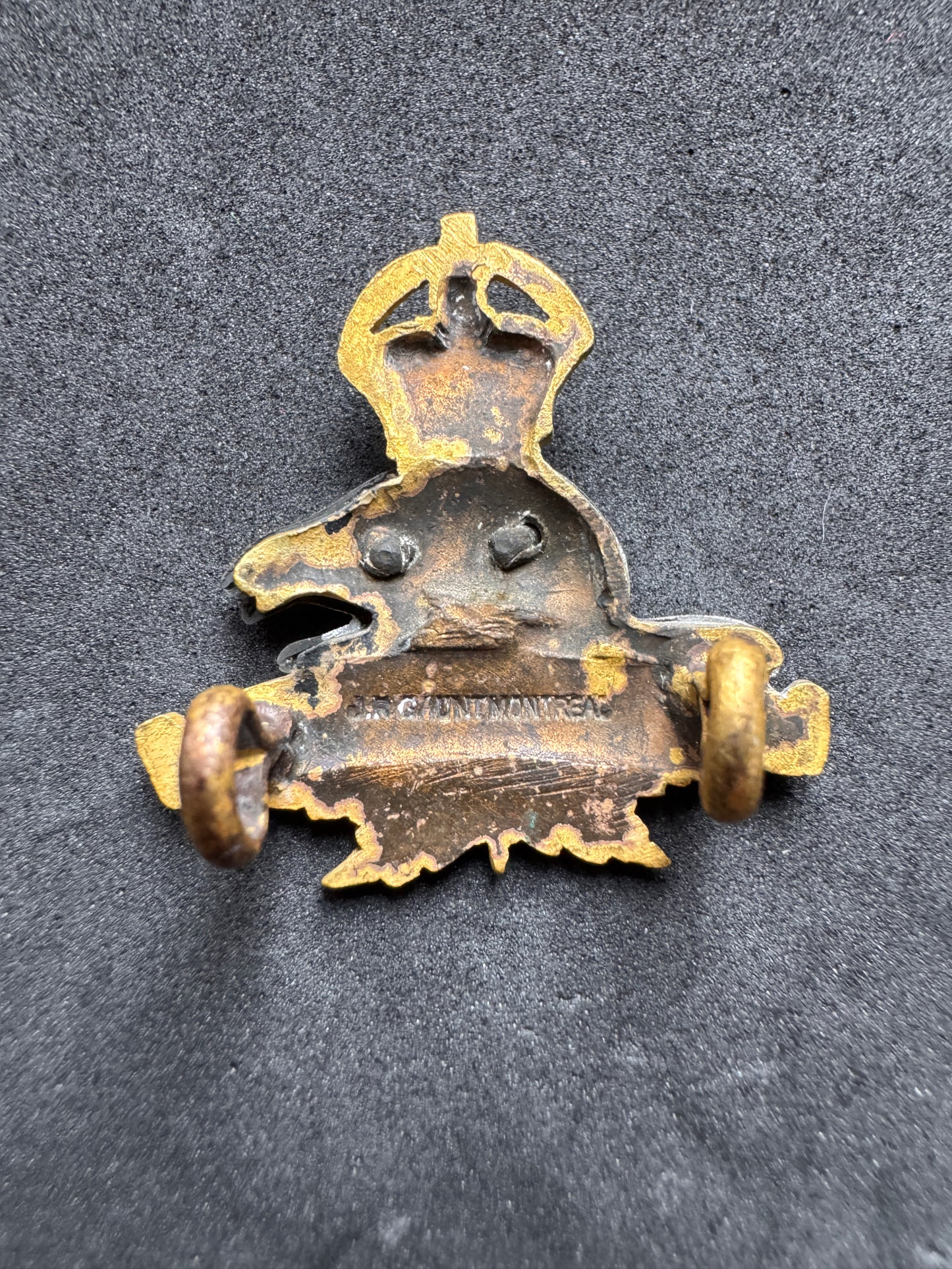 Photo 2 of WW1 Canadian Army Pay Corps (CAPC) Officer's Uniform Collar Badge - collectible militaria item
