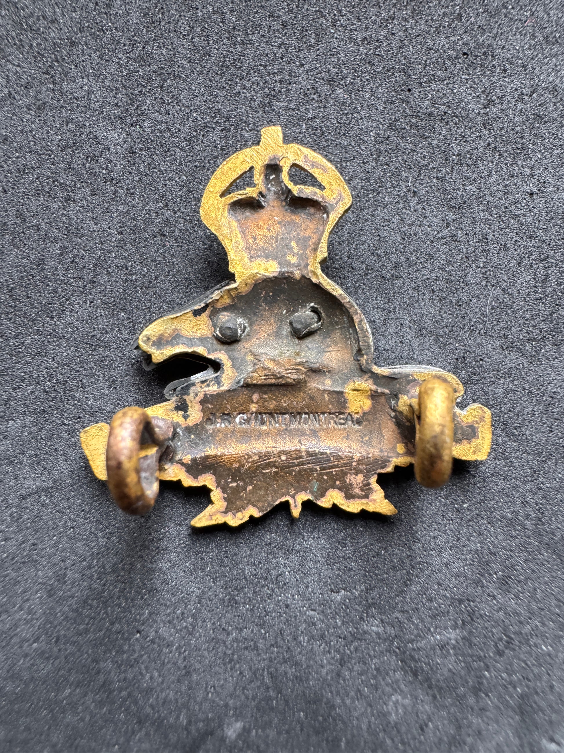 Photo 2 of WW1 Canadian Army Pay Corps (CAPC) Officer's Uniform Collar Badge - collectible militaria item