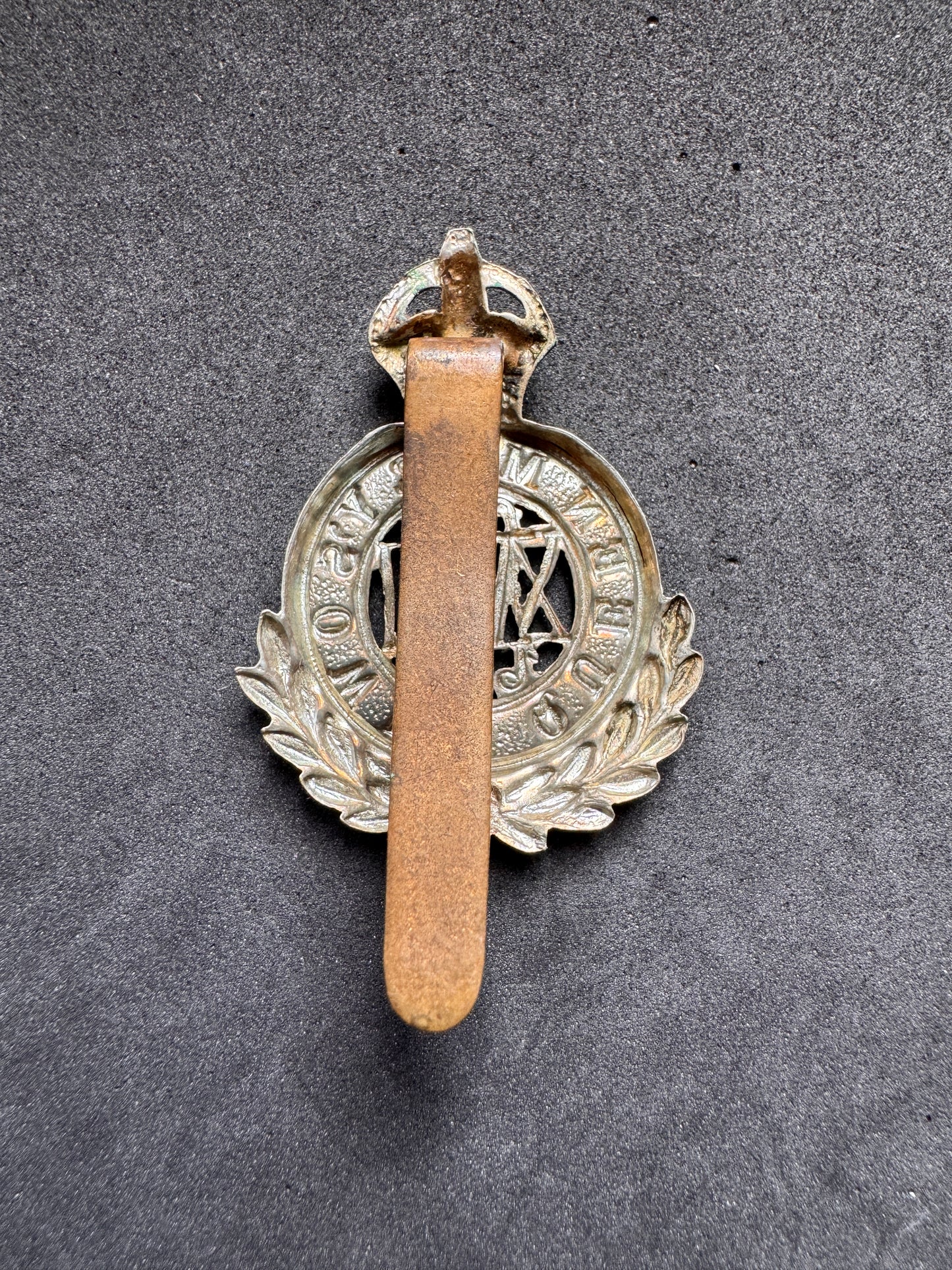 Photo 2 of WW1 British Army 18th Hussars (Queen Mary's Own) Cap Badge - collectible militaria item