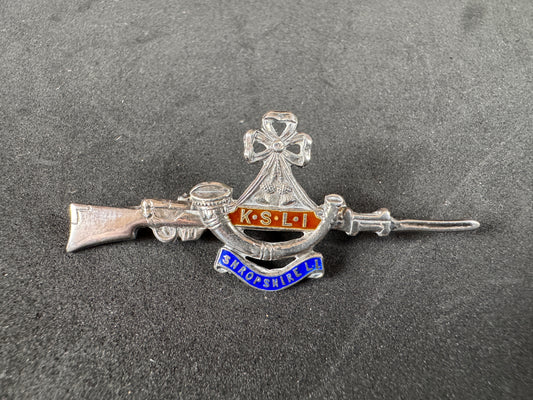 Photo 1 of WW1 British Army King's Shropshire Light Infantry (KSLI) Silver Rifle Sweetheart Badge - collectible militari