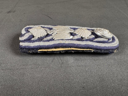 Photo 5 of WW2 German Kriegsmarine Marinebeamte Officer's Shoulder Board - collectible militaria item