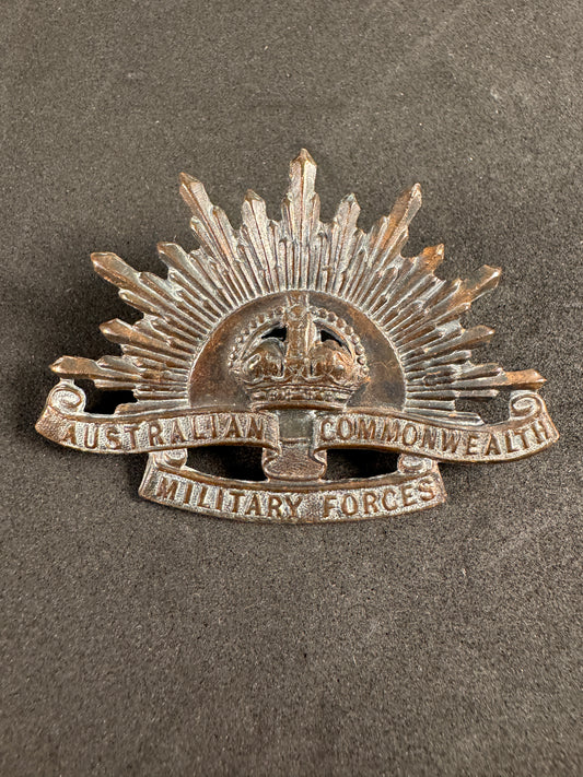 Photo 1 of WW1 Australian Commonwealth Military Forces Cap Badge STOKES MELBOURNE - collectible militaria item