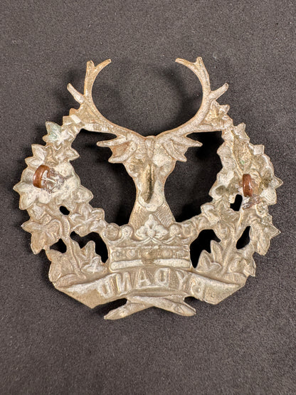 Photo 2 of WW2 British Army Gordon Highlanders Glengarry Cap Badge - collectible militaria item